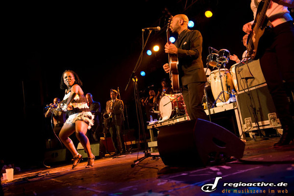 Sharon Jones and The Dap-Kings (live in Koeln 2010)