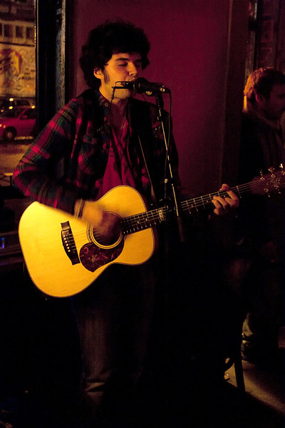 Philip Bölter (live im Bedford Café, 2010)
Foto: Florian Krick